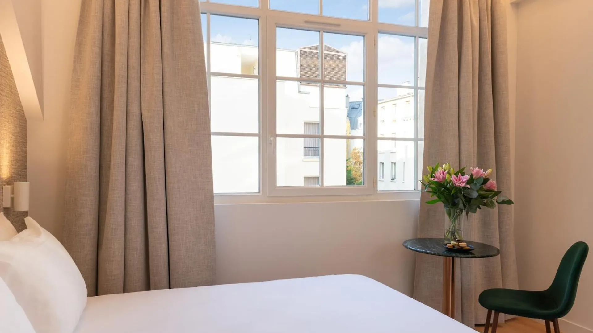Faubourg Station Apartment Paris