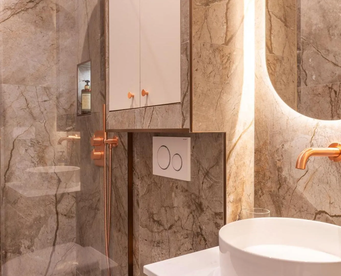 Faubourg Station Apartment Paris France