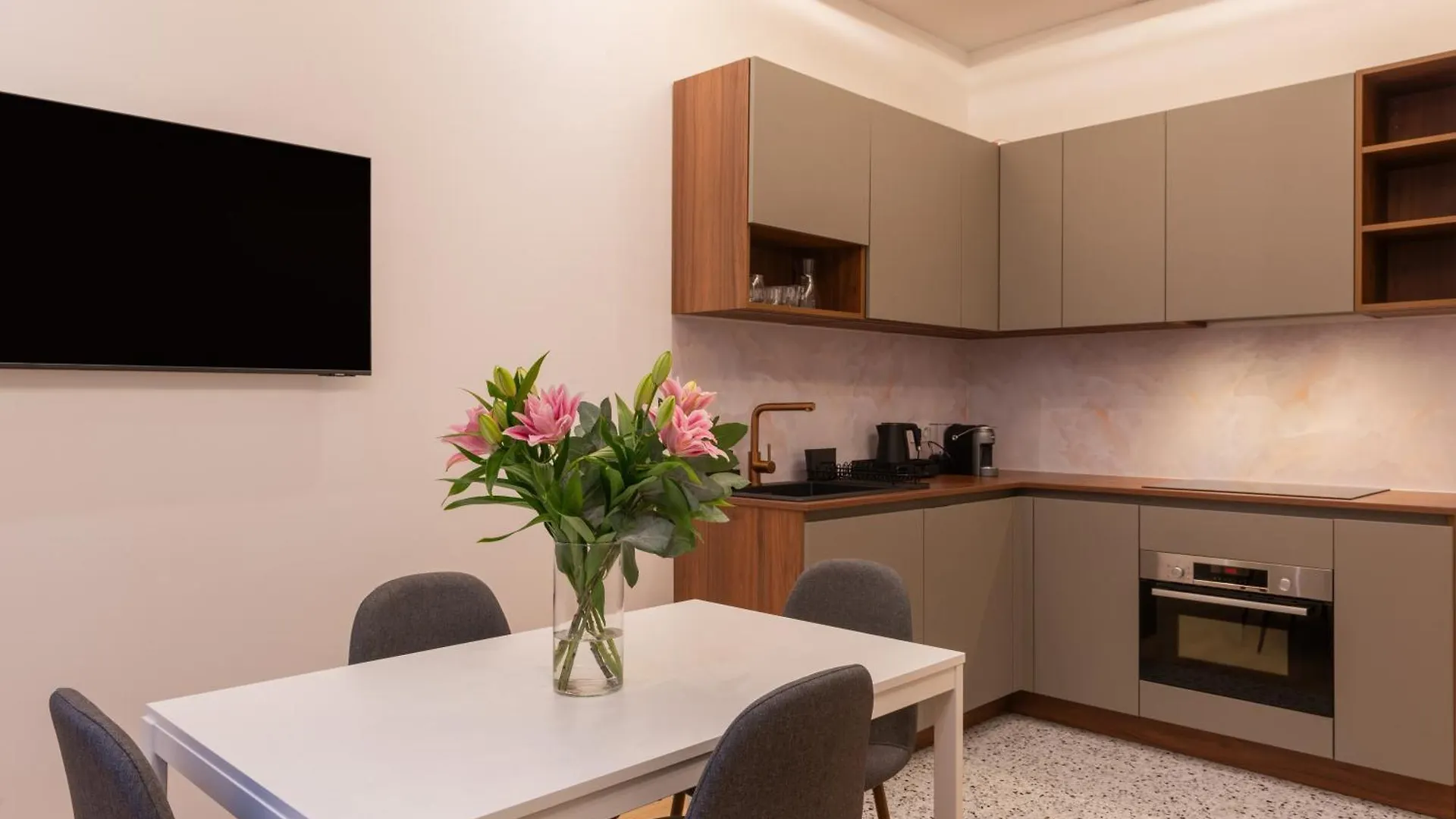 Faubourg Station Apartment Paris