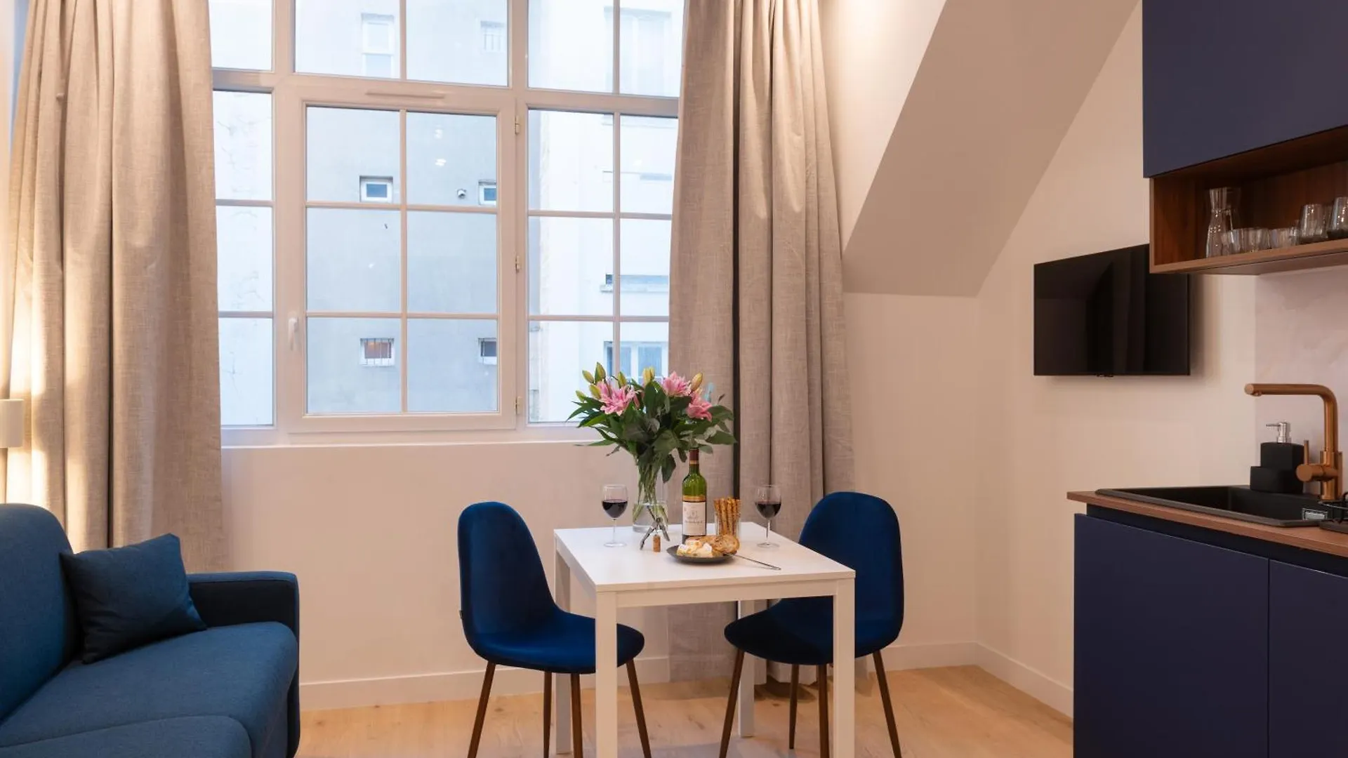 Faubourg Station Apartment Paris